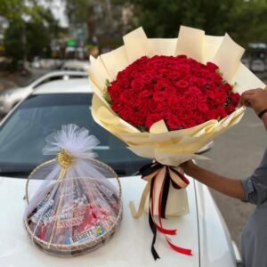 60pcs Rose Bouquet with Snakcs Hamper